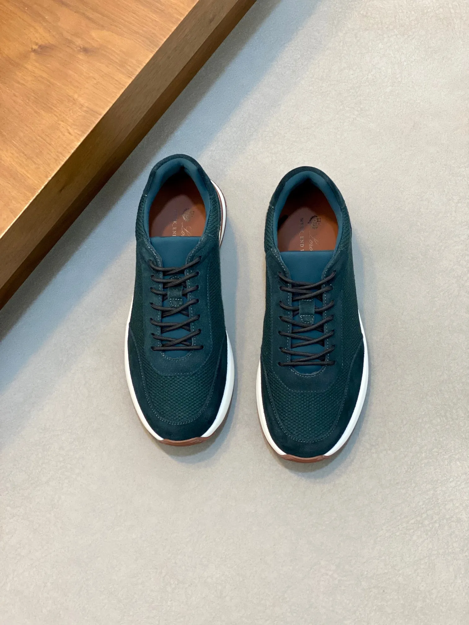 Factory price: 480💰 Loro Piana - Classic casual shoes, men's lace-up casual shoes and sneakers, high-quality lightweight and comfortable fabrics, suitable for outdoor leisure, the color scheme is young and energetic, and it looks great with sportswear or casual suits! Code number: 38-44 (45, 46, can be customized)